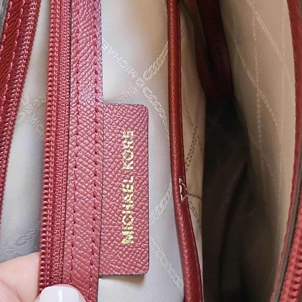 MICHAEK KORS BURGANDY TOTE BAG - Picture 11 of 14